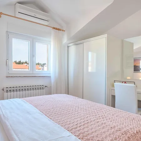 Apartman Valentino *