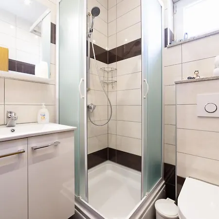 Valentino Apartman *