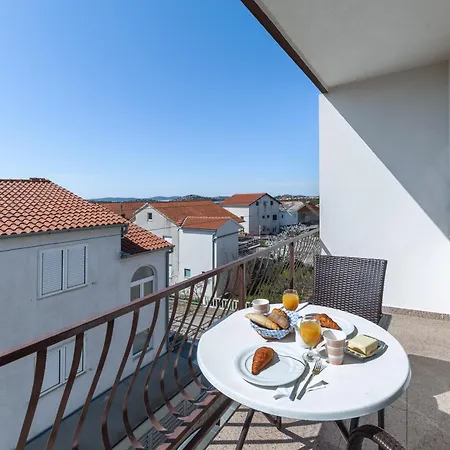 Valentino Lägenhet *